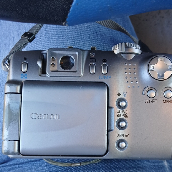 Canon Silver Digital Camera with Sleek Design - Picture 2 of 2